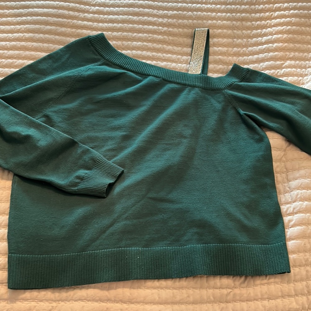 Jessica Simpson Jeweled, Asymmetric Sweater. Green. Size M.